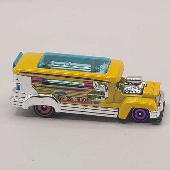 Hot wheels Other - Hot Wheels HW Art Cars Road Bandit Pinoy 1 yellow